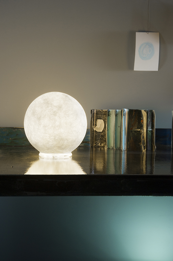Lampada Da Tavolo T.Moon 2 In-Es Artdesign Collezione Luna Colore Bianco Dimensione  Diam. Ø 35 Cm